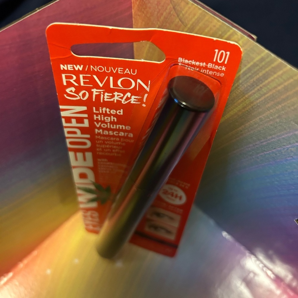 Covergirl Makeup set NWT - Picture 3 of 13